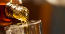 Stire din Actualitate : Fată de 14 ani, vândută pe 5.000 de euro şi 5 sticle de băutură. A fost găsită cerşind pentru noua familie