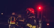 Stire din Eveniment : Un imobil părăsit din Constanța a fost cuprins de flăcări. Pompierii intervin de urgență
