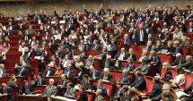 Stire din Actualitate : Franța: Adunarea Națională a aprobat suspendarea reformei impopulare a pensiilor
