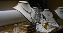 Stire din Eveniment : Tentativă de jaf în mall. A vrut să fure o brățară de 7.000 euro și un inel cu diamant