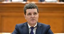 Stire din Actualitate : Numele lui Nicușor Dan, huiduit îndelung la Alba Iulia, la depunerea coroanei de Ziua Națională