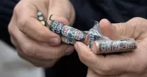Stire din Eveniment : Băiat de opt ani, rămas fără un deget, după ce o petardă i-a explodat în mâini