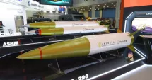 Stire din Actualitate : Estonia cumpără lansatoare de rachete de la firma sud-coreeană Hanwha