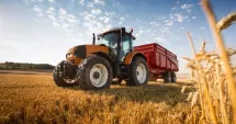 Stire din Eveniment : Tractorist băut și fără permis, reținut după ce a avariat patru mașini în parcare