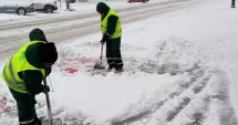 Stire din Social : Ger și ninsori în Constanța. Utilajele acționează permanent pe străzile orașului