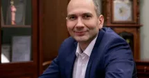 Stire din Actualitate : Moarte suspectă a unui fost demnitar rus. Fost vice-ministru, găsit mort la intrarea în casă