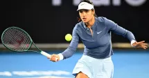 Stire din Sport : Tenis: Emma Răducanu, învinsă în sferturile de finală ale turneului WTA de la Hobart