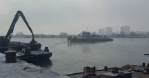 Stire din Actualitate : Navigația pe canal, afectată grav! Un petrolier a rămas blocat