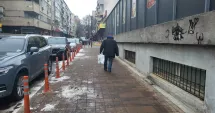 Stire din Eveniment : Persoane fără adăpost, în scările de bloc din Constanța. Zeci de sesizări la Poliția Locală