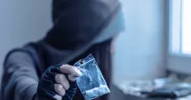 Stire din Eveniment : Colet cu cocaină din Spania, interceptat. Patru persoane reținute în flagrant