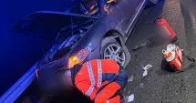 Stire din Eveniment : Impact devastator. Doi pietoni loviți de o mașină, unul și-a pierdut viața