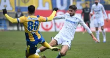 Stire din Sport : Fotbal: FC Farul a pășit cu dreptul în play-out. Tănasă și Ișfan au marcat golurile în victoria cu Petrolul