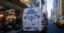 Stire din Actualitate : Atac cu macetă la metrou: trei răniți, suspectul a fost împușcat mortal de poliție