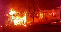 Stire din Eveniment : Incendiu devastator. Un bărbat de aproximativ 60 de ani a murit carbonizat