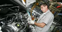Stire din Actualitate : O fabrică de piese auto dă afară sute de angajaţi. 500 de oameni vor rămâne şomeri