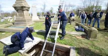 Stire din Actualitate : Descoperire macabră într-o criptă abandonată. Anchetatorii căutau un bărbat dispărut dar au dat peste două cadavre!