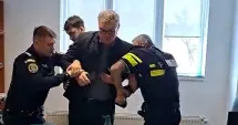 Stire din Eveniment : Garda Forestieră, zguduită de scandal. Fostul șef Mirel Idorași, scos în cătușe din birou