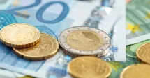 Stire din Economie : BNR: Leul s-a depreciat vineri în raport cu principalele valute