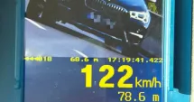 Stire din Eveniment : Tânăr de 19 ani prins cu 122 km/h în localitate, în Lazu: „N-am știut că există limită de viteză”