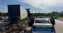 Stire din Eveniment : Panică la Cireșica! Un TIR aflat în mers a lovit mai multe mașini