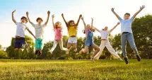 Stire din Cultură-Educație : Bucurie maximă! Elevii intră de vineri, 19 iunie, în vacanța de vară