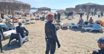 Stire din Social : Miracolul „aurului negru”. Nămolul de la Techirghiol, magnet pentru mii de turiști
