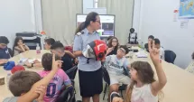 Stire din Eveniment : Lecție de curaj pentru copii, alături de pompierii ISU Dobrogea, la Biblioteca de Vară