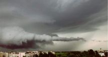 Stire din Social : Cod portocaliu de instabilitate atmosferică în 25 de judeţe, până duminică dimineaţa