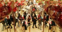 Stire din Economie : Cât cheltuiesc românii de Crăciun? AFLĂ AICI!