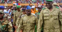 Stire din Actualitate : Şefii armatelor vest-africane se întâlnesc pentru a discuta planurile unei eventuale intervenţii militare în Niger