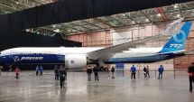 Stire din Tehnologie : Cel mai mare avion de pasageri cu două motoare, la zborul inaugural