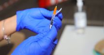 Stire din Social : Vaccinare cu buletinul la Delfinariu