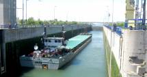 Stire din Economie : 1.733 unități navale au tranzitat canalele navigabile în luna ianuarie