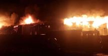 Stire din Eveniment : Depozit de materiale plastice din Afumați, distrus de incendiu