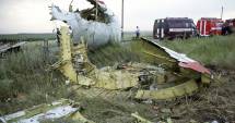 MH17: Noi rămășițe umane au fost descoperite la locul prăbușirii avionului, în UCRAINA