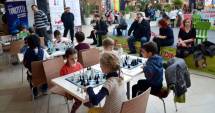 Stire din Sport : 120 de copii au jucat șah alături de Moș Crăciun, la Maritimo