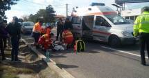 Stire din Eveniment : Galerie foto. Accident rutier în Eforie Sud / BĂRBAT SPULBERAT DE O MAȘINĂ,  după ce a traversat strada prin loc nepermis