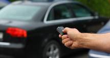 Stire din Eveniment : FOCURI de ARMĂ pentru prinderea unor hoți care bruiau telecomenzile mașinilor de lux