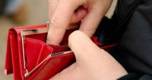 Stire din Politică-Administrație : Veste proastă pentru bugetari: Guvernul îngheață salariile angajaților la stat. Cine scapă