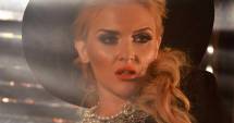 Stire din Monden : Oana Radu: "Nu vrea în ruptul capului să mă lase să mă mărit"