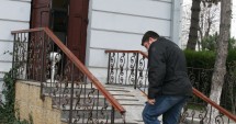 Stire din Eveniment : Străinii pot cere on-line drept de ședere în România