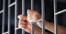Stire din Eveniment : Proiectul prin care condamnații scapă de 30 de zile de închisoare pentru fiecare carte scrisă după gratii a trecut tacit de Senat