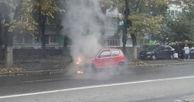 Stire din Eveniment : Galerie foto. Arde o mașină în Constanța - UPDATE