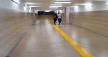 Stire din Eveniment : GALERIE FOTO / Tunelul pietonal din Gara Constanța a fost redeschis. "De ce nu au montat lifturi sau scări rulante?"