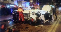 Stire din Eveniment : ACCIDENT CUMPLIT. Șofer beat a intrat într-o mașină, la semafor