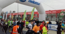 Stire din Sport : GALERIE FOTO. S-A DAT STARTUL LA MARATONUL NISIPULUI 2017