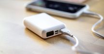 Stire din Actualitate : 7 accesorii care ajută la prelungirea vieții telefonului