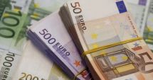 Stire din Eveniment : PERCHEZIȚII. 90.000 de EURO CONTRAFĂCUȚI, confiscați de Poliție