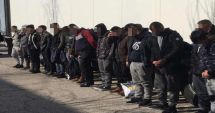 Stire din Eveniment : DRUMUL DISPERĂRII! Migranți ascunși într-o remorcă frigorifică