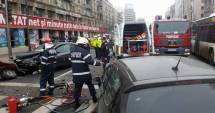 Stire din Eveniment : Galerie FOTO!  DOI MORȚI și ȘASE RĂNIȚI, într-un grav accident rutier